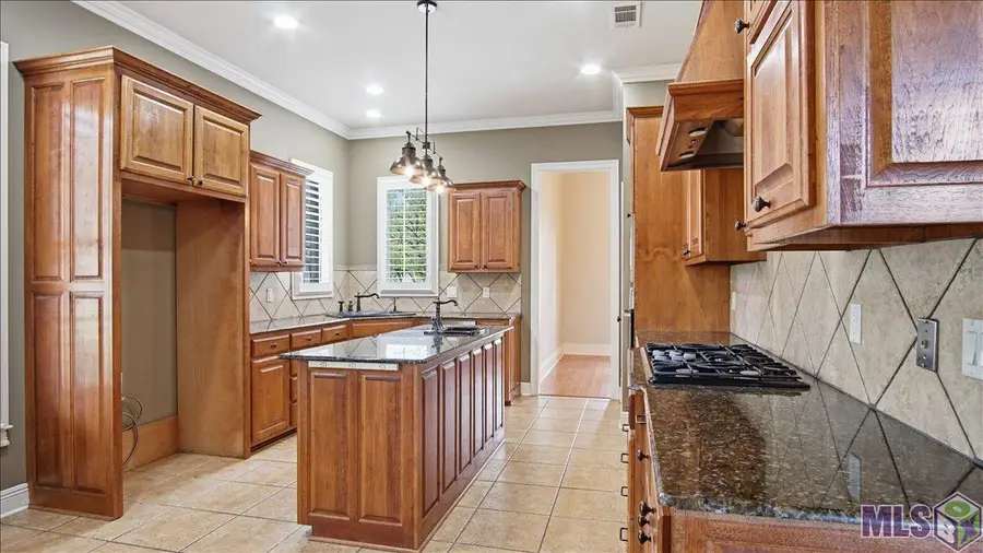 9130 Homestead Dr, Baton Rouge, LA 70817 - #3