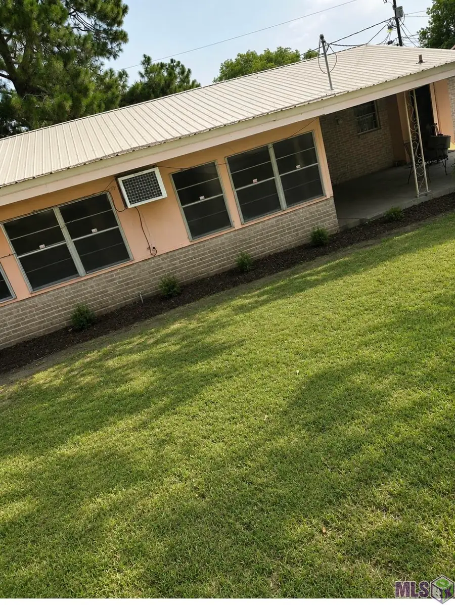 1104 Maginnis St, Donaldsonville, LA 70346 - #2