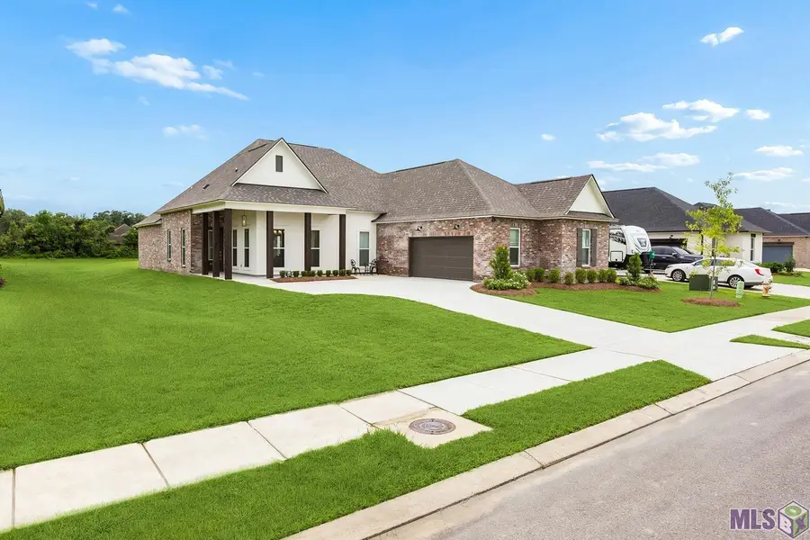 9934 Oak Colony Dr, Baton Rouge, LA 70817 - #2