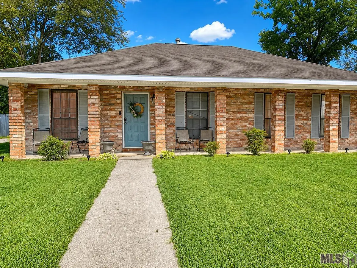 1711 S Park Ave, Gonzales, LA 70737 - #1
