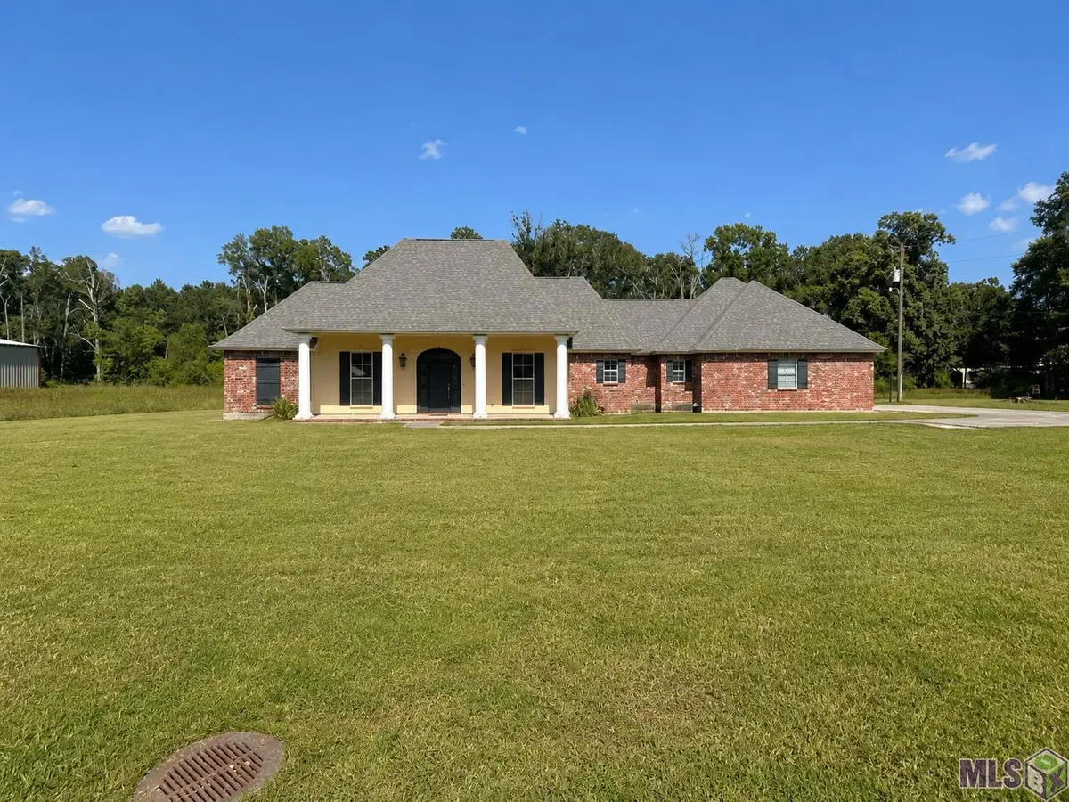 10234 Harrell Ln, Denham Springs, LA 70726 - #1