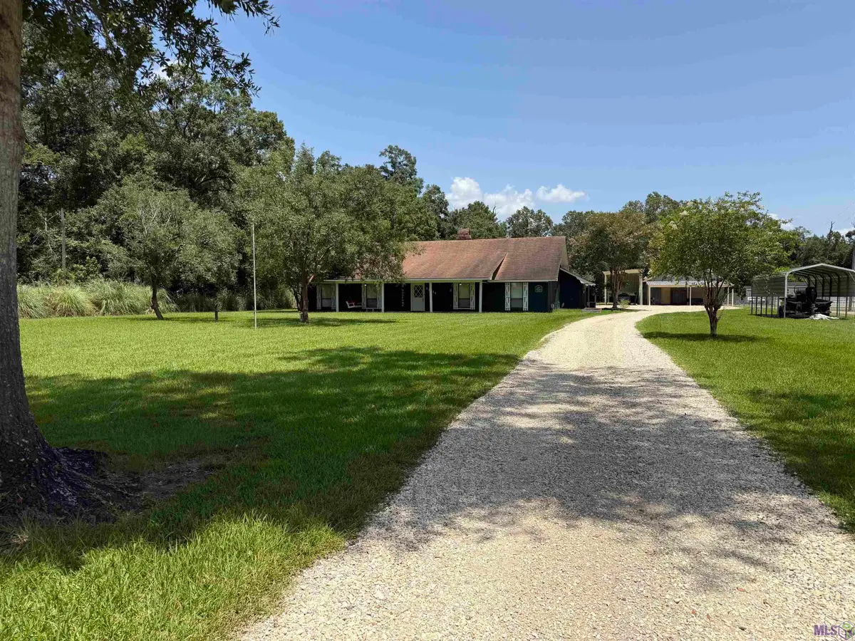 23524 Walker South Rd, Denham Springs, LA 70726 - #1