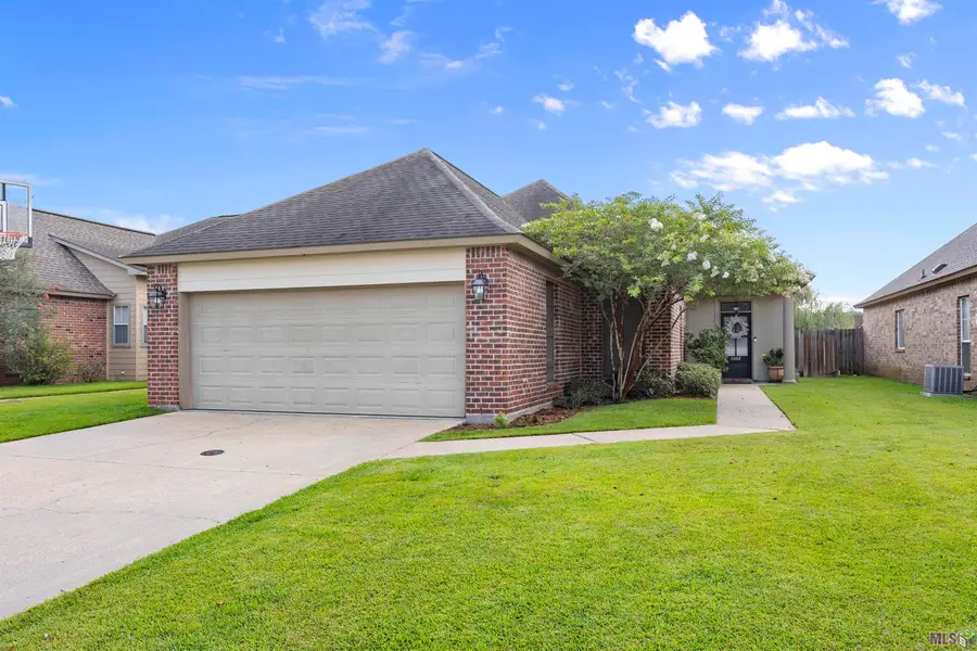 8967 Lake Mist Ave, Baton Rouge, LA 70810 - #2