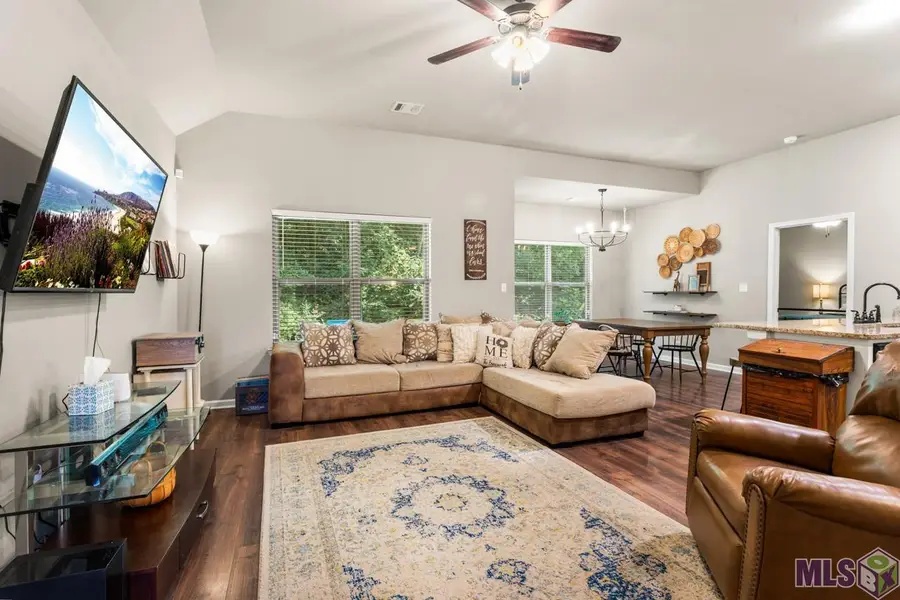 728 Pine Hollow Dr, Gonzales, LA 70737 - #3