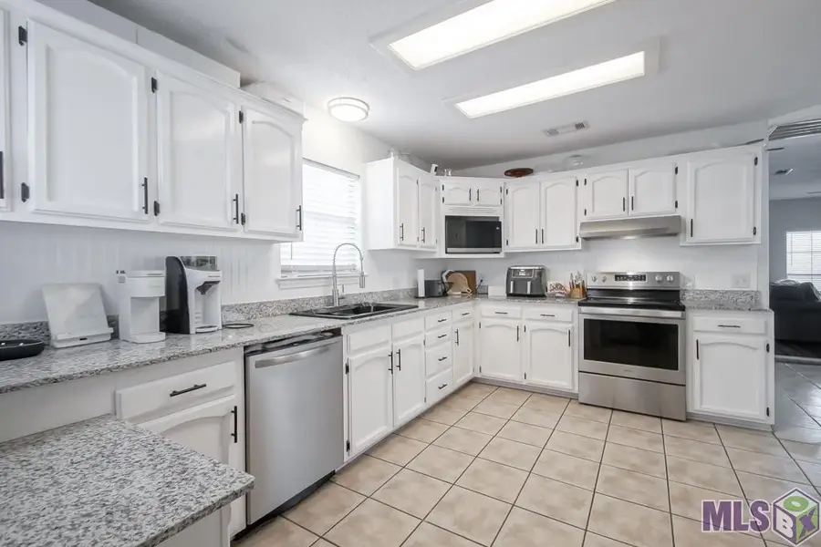 3650 Olga Lee Dr, Baton Rouge, LA 70816 - #2