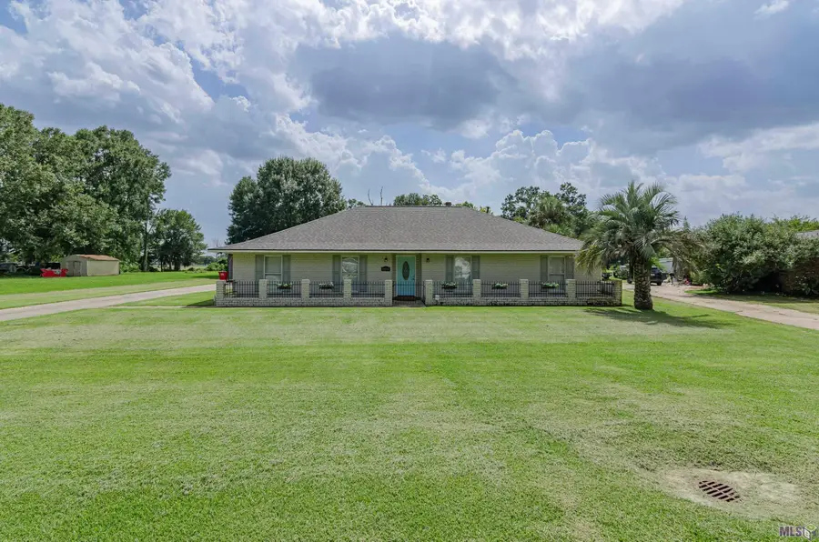 10517 Buxton Rd, Saint Amant, LA 70774 - #2
