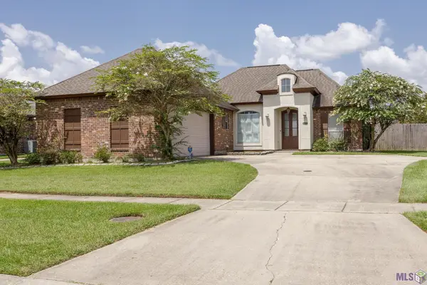 6177 Deanne Marie Dr, Zachary, LA 70791