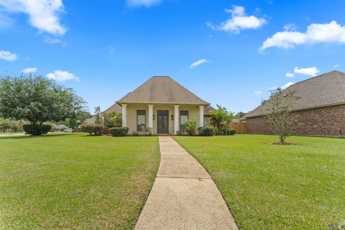 10350 Crooked Creek Ln, Denham Springs, LA 70726 - #1