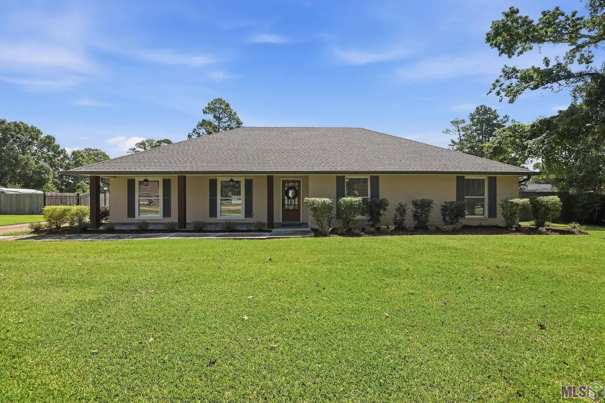 25540 Plantation Ave, Denham Springs, LA 70726 - #1