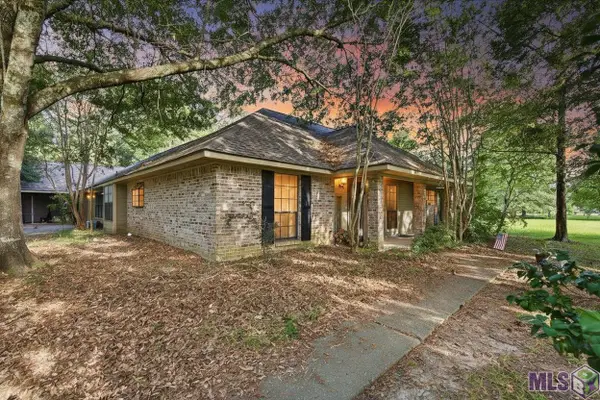 17022 Weyanoke Dr, Zachary, LA 70791