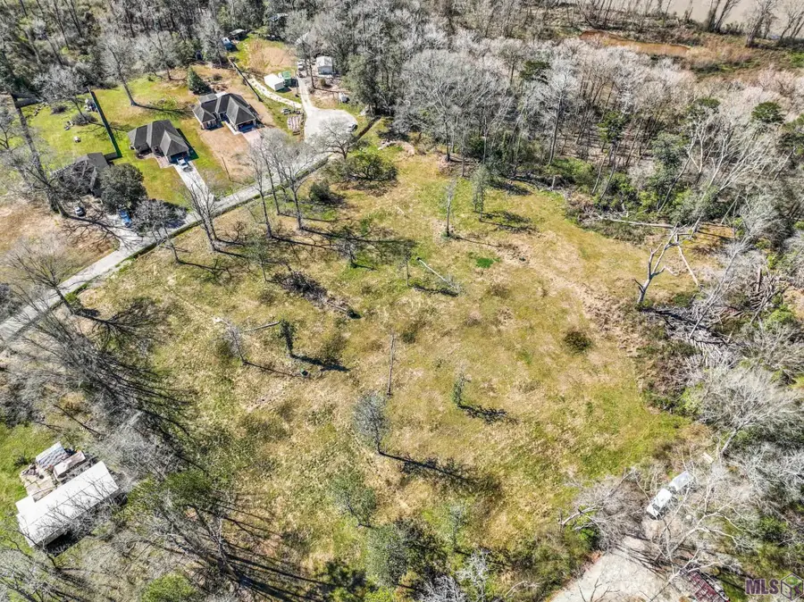 6971 Chandler Bluff Rd, Denham Springs, LA 70706 - #3