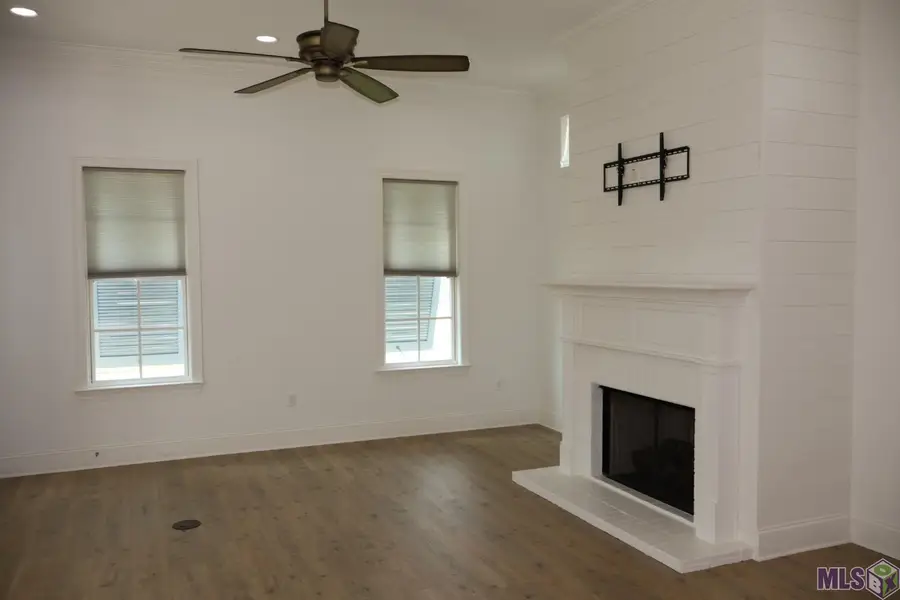 586 Stonebriar Dr, Gonzales, LA 70737 - #3