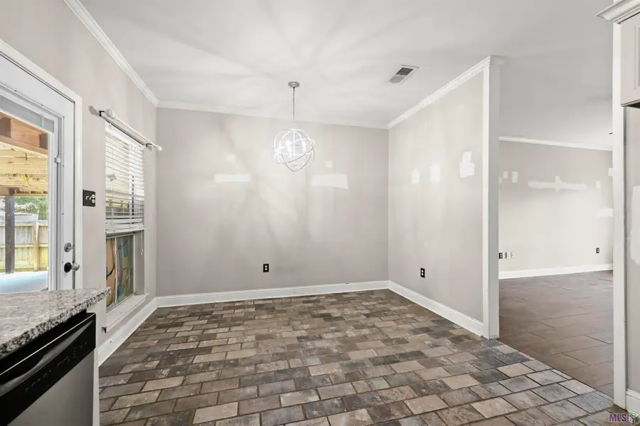 11178 Village Green Dr, Greenwell Springs, LA 70739 - #3