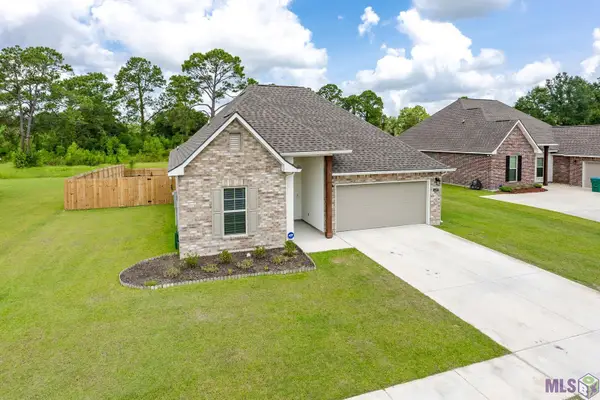 6692 Parlange Dr, Addis, LA 70710