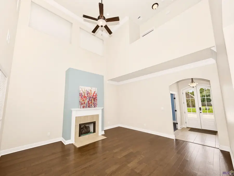 18189 River Landing Dr, Prairieville, LA 70769 - #2