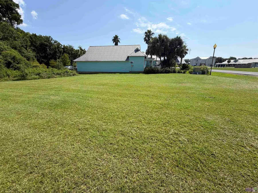 Riverscape Dr, Springfield, LA 70462 - #3