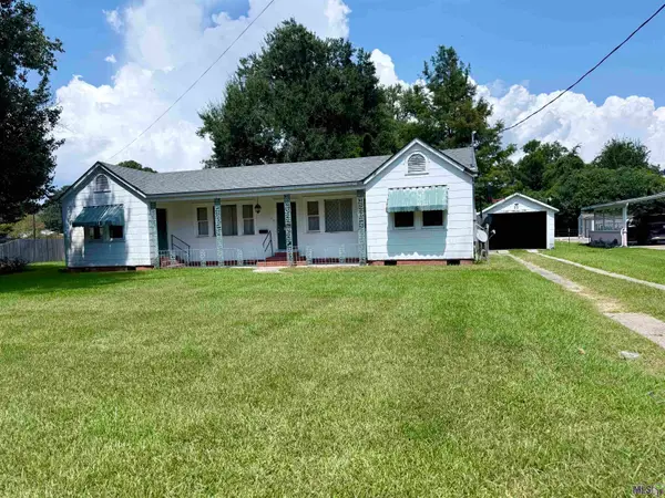 608 W End Dr, New Roads, LA 70760