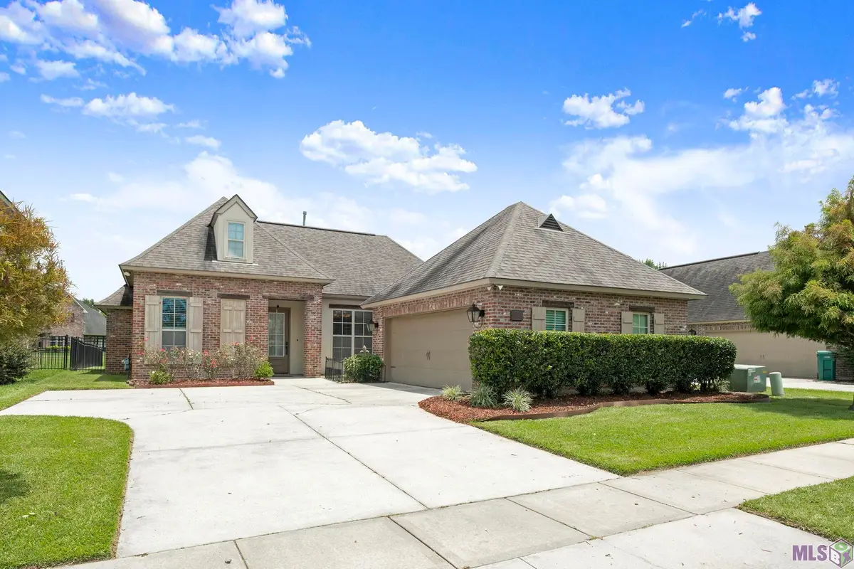 3240 Meadow Grove Ave, Zachary, LA 70791 - #1