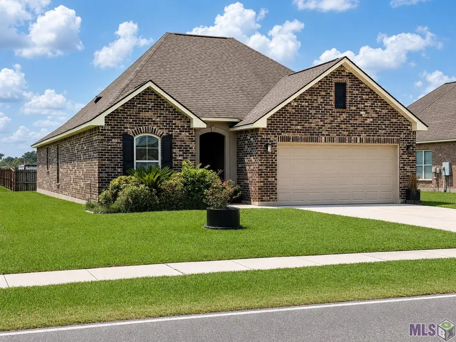 1801 S Darla Ave, Gonzales, LA 70737 - #2