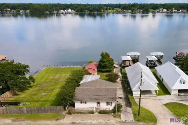 9554 False River Dr, New Roads, LA 70760