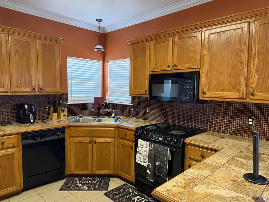 525 Daphne Dr, Gonzales, LA 70737 - #3