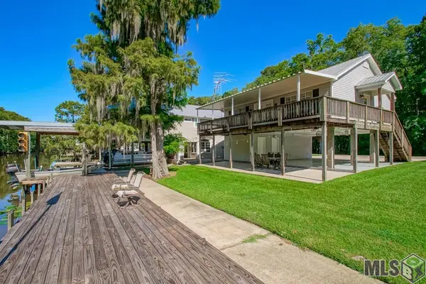 22640 Chene Blanc Ln, Maurepas, LA 70449