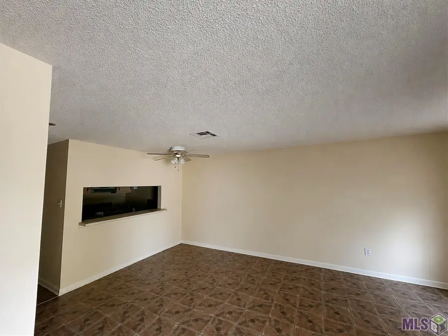 1737 Southpointe Dr, Baton Rouge, LA 70808 - #2