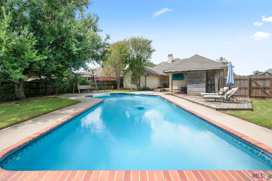 19036 Vignes Lake Ave, Baton Rouge, LA 70817 - #2