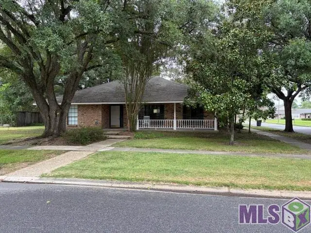 1383 Queen Cathy Dr, Baton Rouge, LA 70816 - #2
