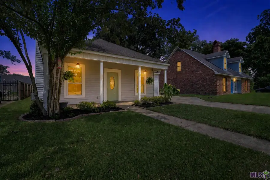 626 Fountain View Dr, Baton Rouge, LA 70820 - #3