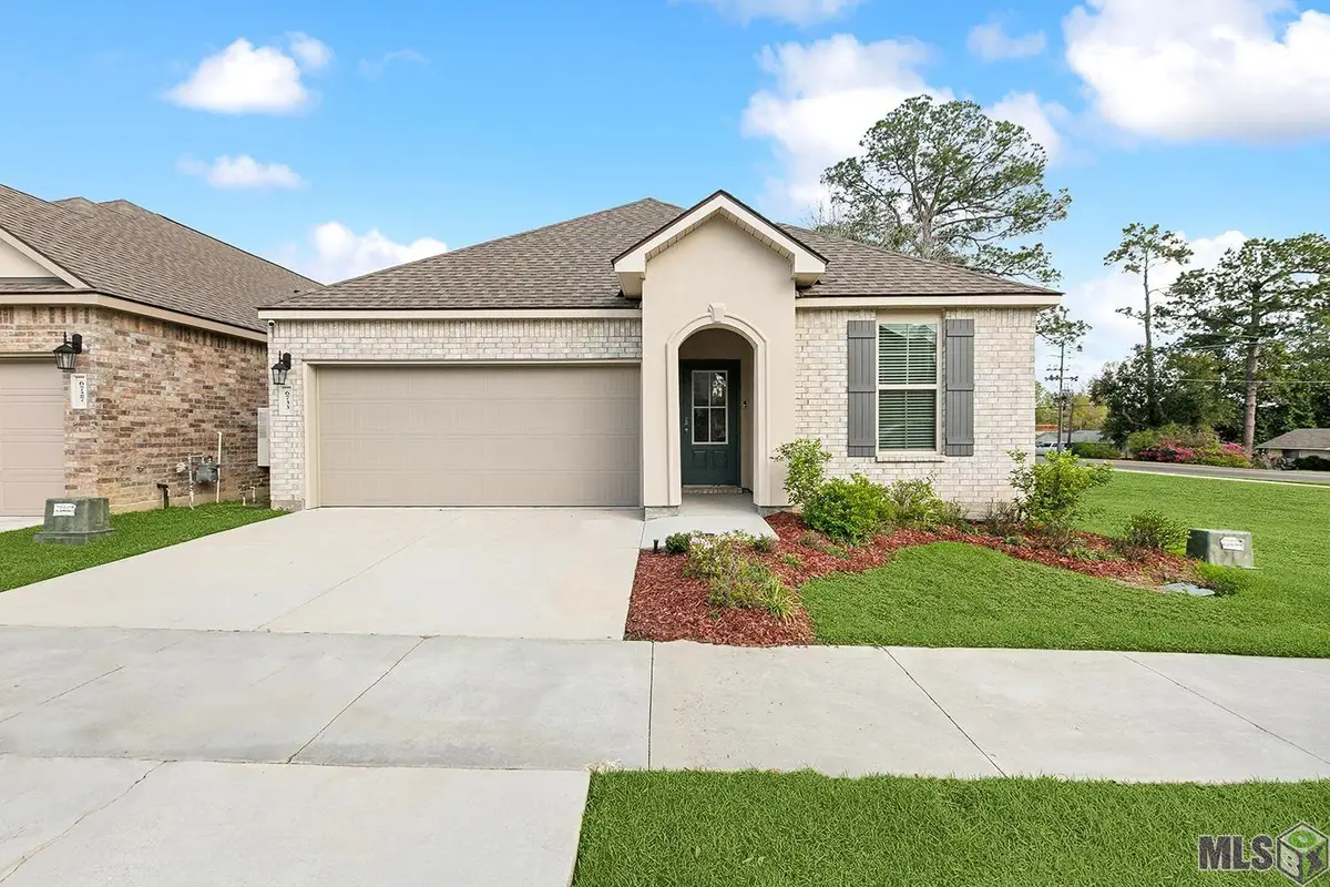 6733 Tiger Pointe Dr, Baton Rouge, LA 70817 - #1