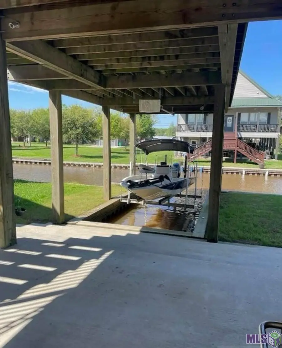 678 Paige Ln, Pierre Part, LA 70339 - Image #2