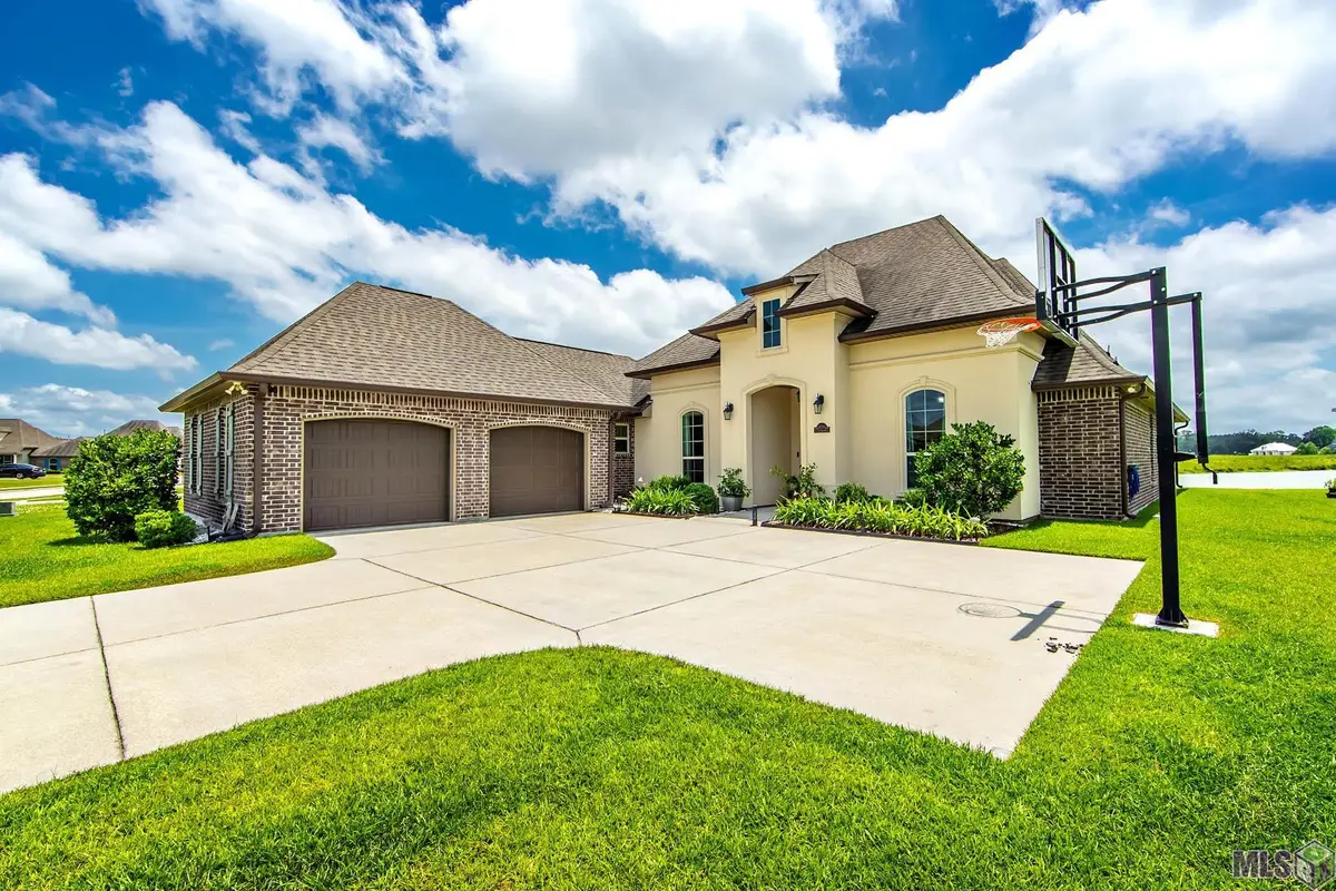 306 Royal Oak Boulevard, Thibodaux, LA 70301 - Image #1