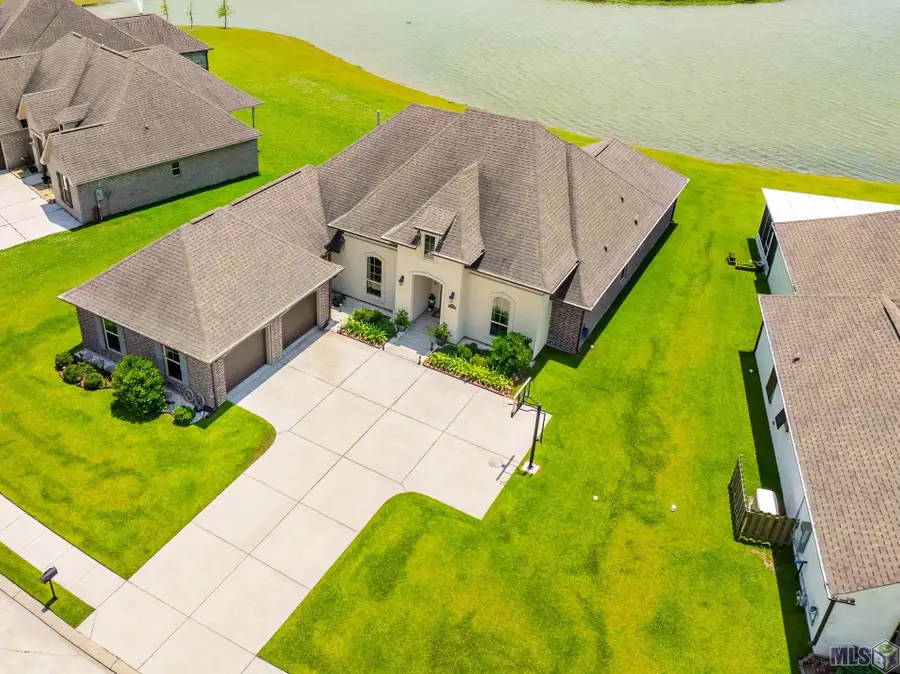 306 Royal Oak Boulevard, Thibodaux, LA 70301 - Image #3