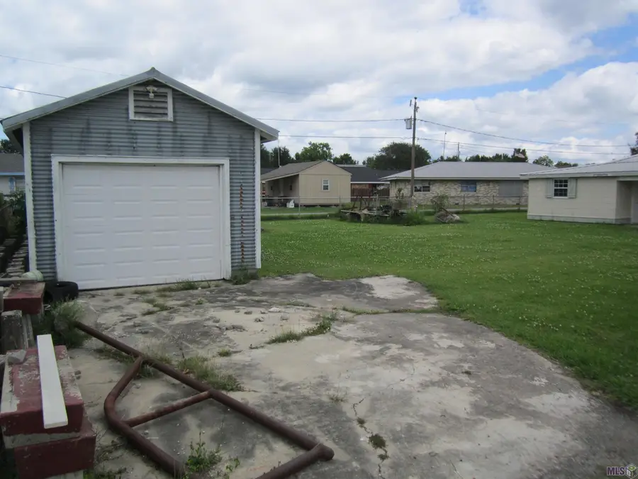 105 E 13th St, Larose, LA 70373 - Image #3
