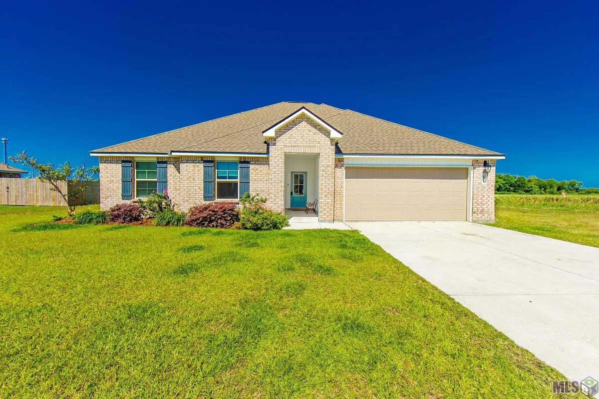 23074 Riverbank St, Vacherie, LA 70090 - Image #1