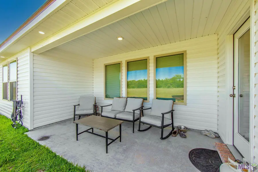 23074 Riverbank St, Vacherie, LA 70090 - Image #3