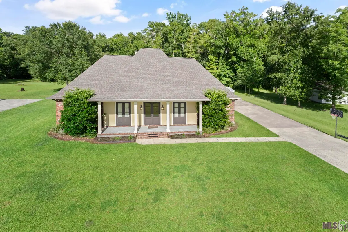160 Samantha Dr, Thibodaux, LA 70301 - Image #1