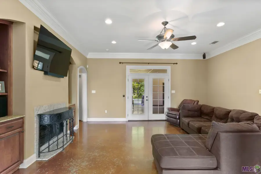 160 Samantha Dr, Thibodaux, LA 70301 - Image #3