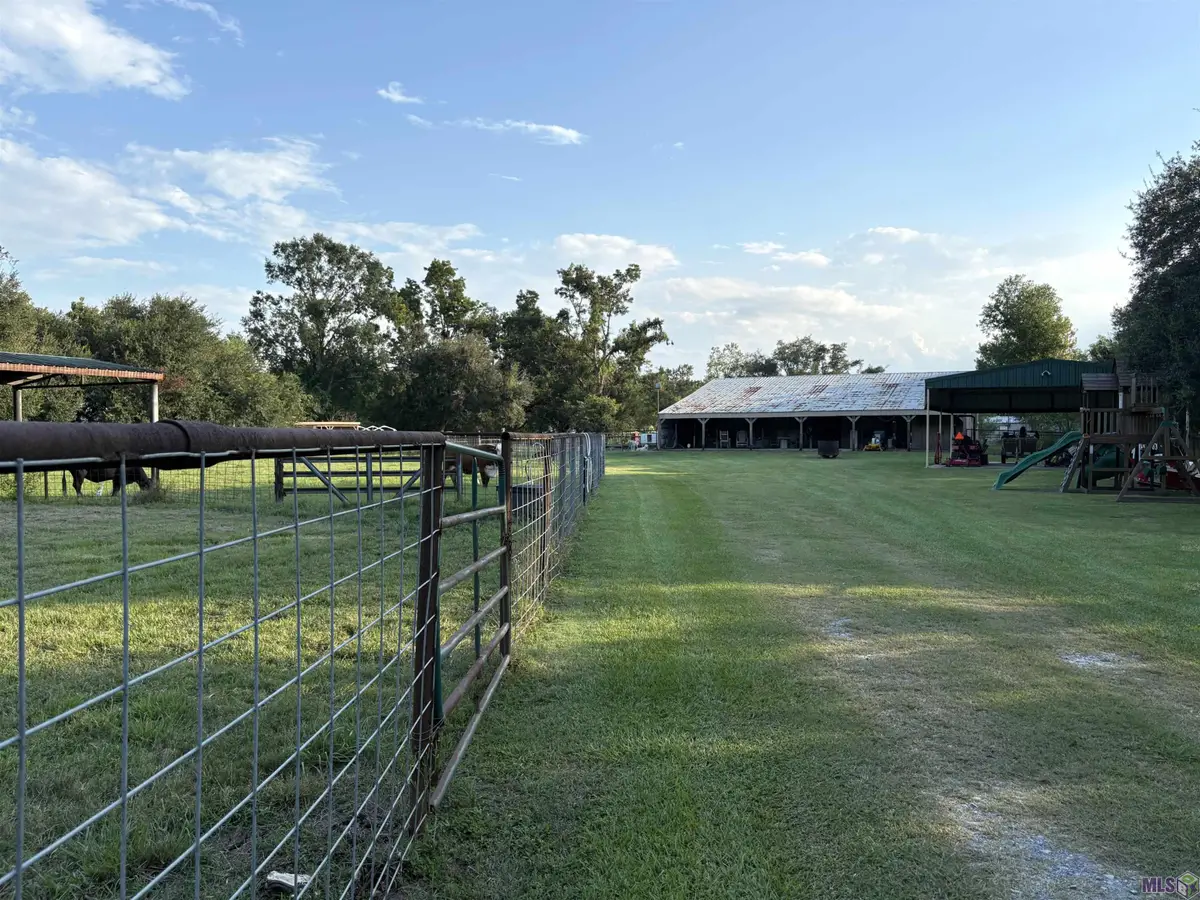 201 Oak St, Labadieville, LA 70372 - Image #1