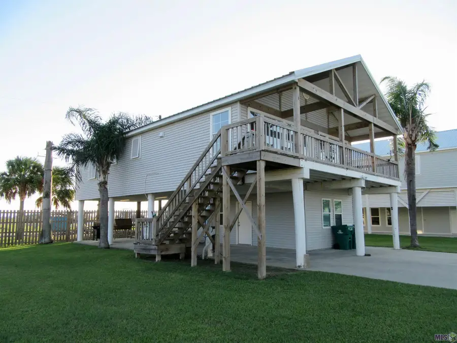 115 Constantin Dr, Golden Meadow, LA 70357 - Image #2