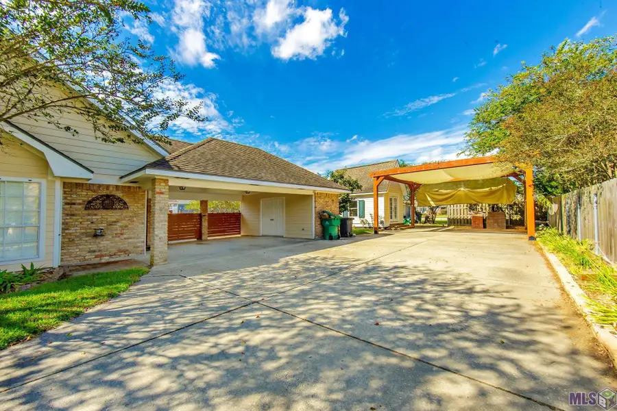421 Cedar Tree Drive, Thibodaux, LA 70301 - Image #2