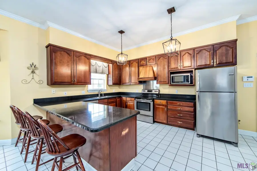 208 Comanche Dr, Houma, LA 70360 - Image #2