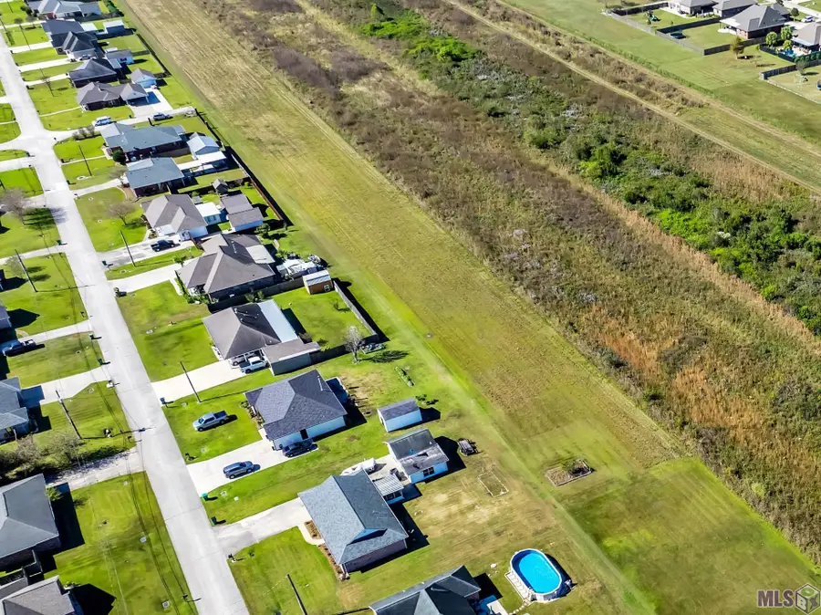 102 Madeline St, Thibodaux, LA 70301 - Image #2
