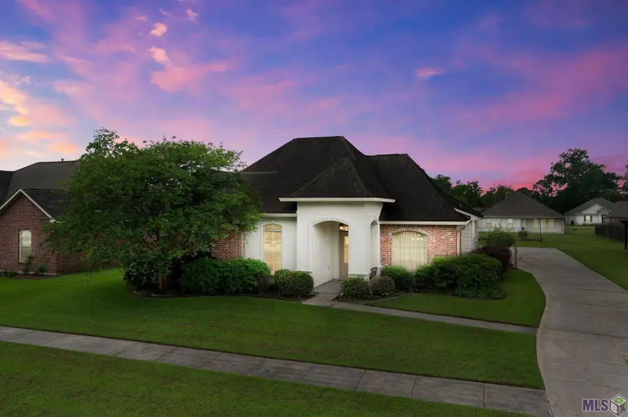 1207 S Sanctuary Ave, Gonzales, LA 70737 - Image #2