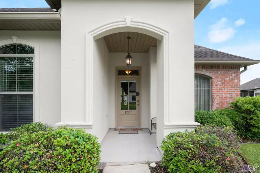 1207 S Sanctuary Ave, Gonzales, LA 70737 - Image #3
