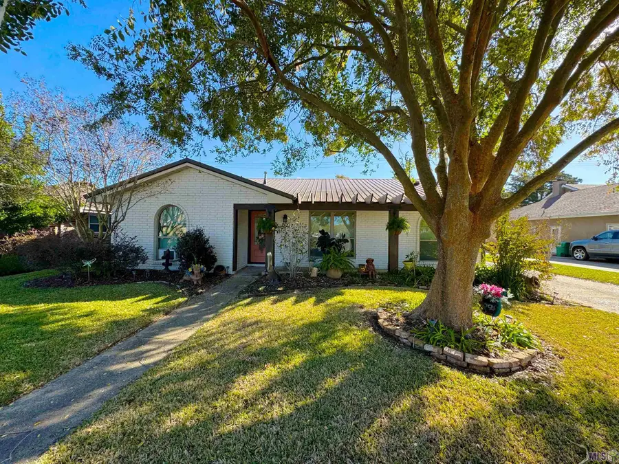 1300 Walnut Dr, Morgan City, LA 70380 - Image #2