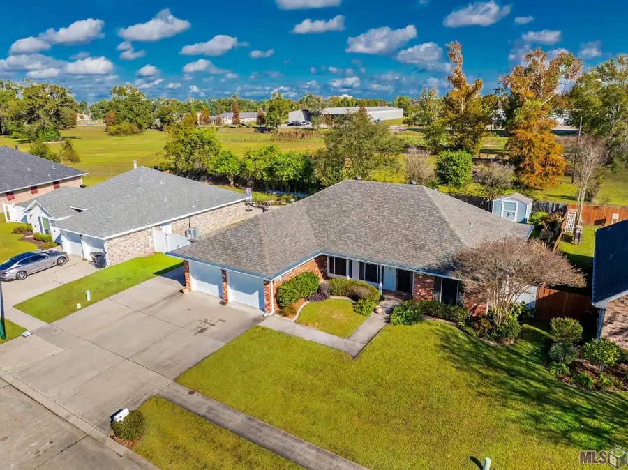 301 Hawthorne Dr, Houma, LA 70360 - Image #2