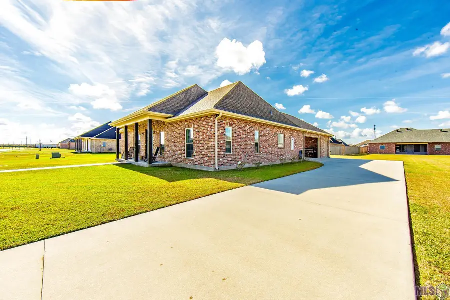 108 Rue Stephen Michael, Schriever, LA 70395 - Image #2