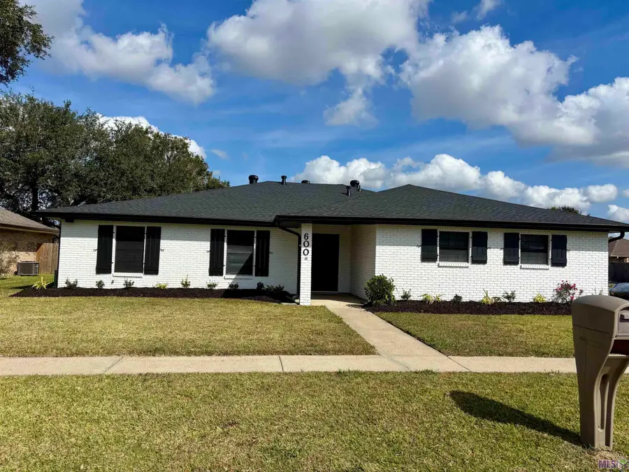 600 Wellington Dr, Houma, LA 70360 - Image #2